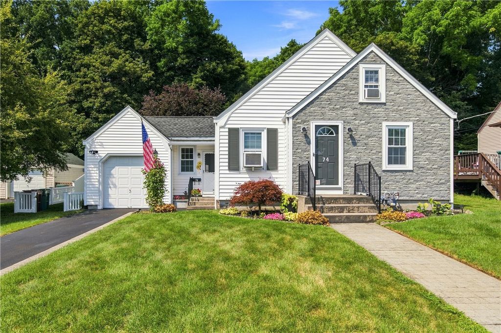 74 Macarthur Road, Woonsocket, RI 02895