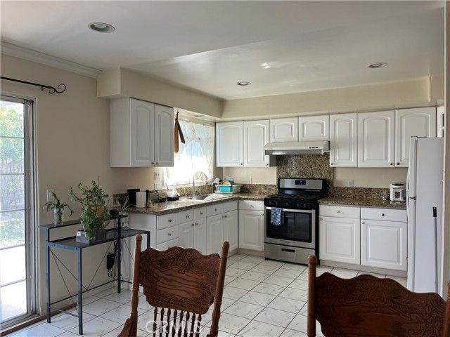 3520 S Gauntlet, West Covina, CA 91792