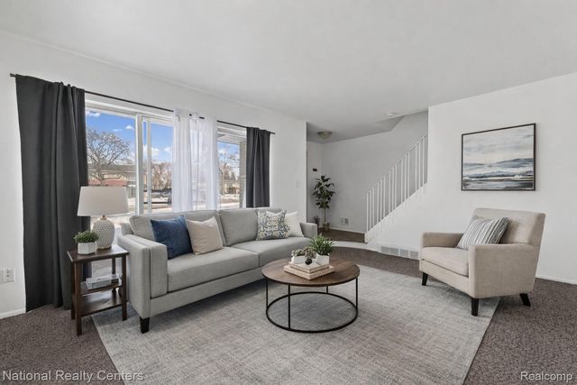 8232 Karam Boulevard 1, Warren, MI 48093