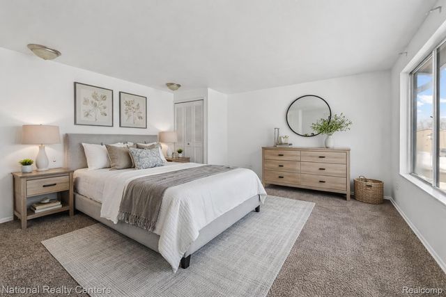 8232 Karam Boulevard 1, Warren, MI 48093