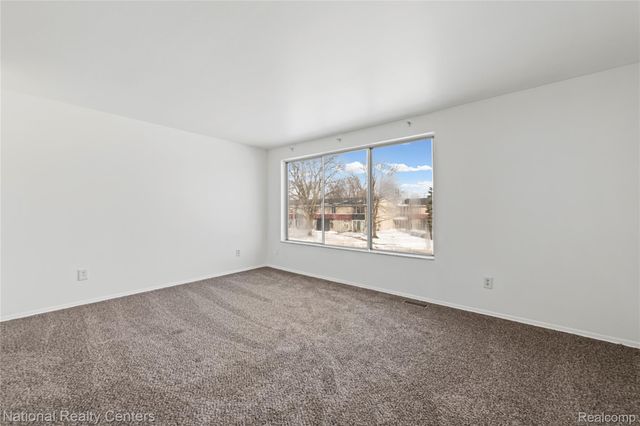 8232 Karam Boulevard 1, Warren, MI 48093