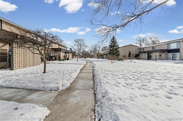 8232 Karam Boulevard 1, Warren, MI 48093