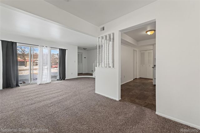 8232 Karam Boulevard 1, Warren, MI 48093