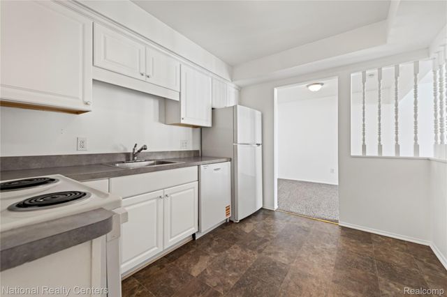 8232 Karam Boulevard 1, Warren, MI 48093