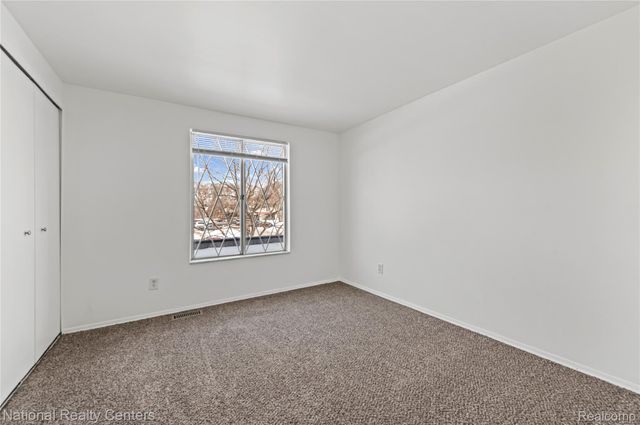 8232 Karam Boulevard 1, Warren, MI 48093