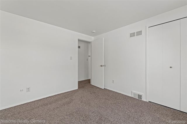 8232 Karam Boulevard 1, Warren, MI 48093