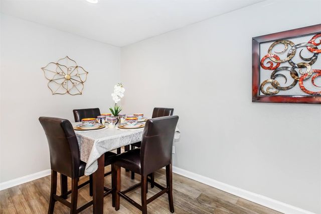 305 W Baker Road 1108, Baytown, TX 77521