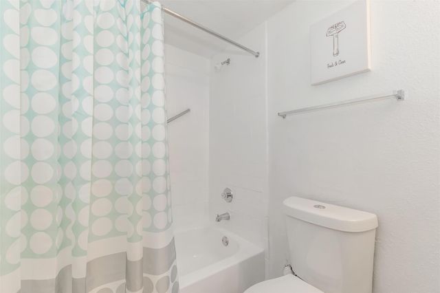 305 W Baker Road 1108, Baytown, TX 77521