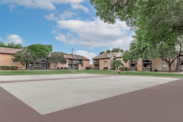 305 W Baker Road 1108, Baytown, TX 77521