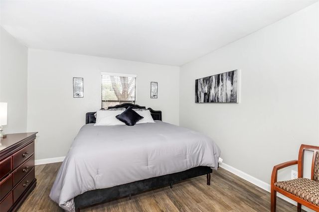 305 W Baker Road 1108, Baytown, TX 77521