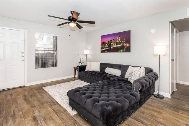 305 W Baker Road 1108, Baytown, TX 77521