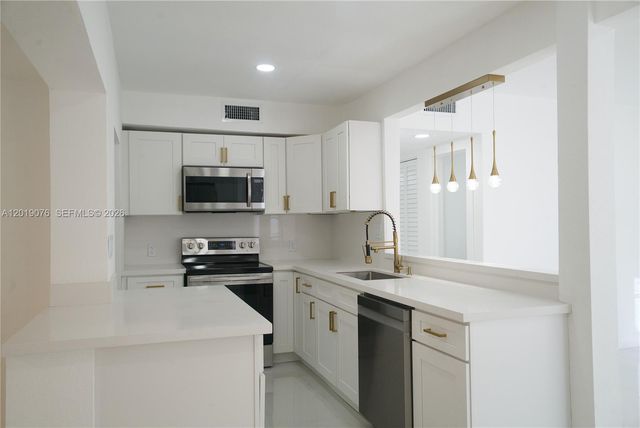 315 NW 127th St 0, North Miami, FL 33168