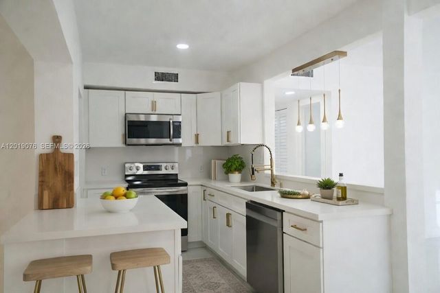 315 NW 127th St 0, North Miami, FL 33168