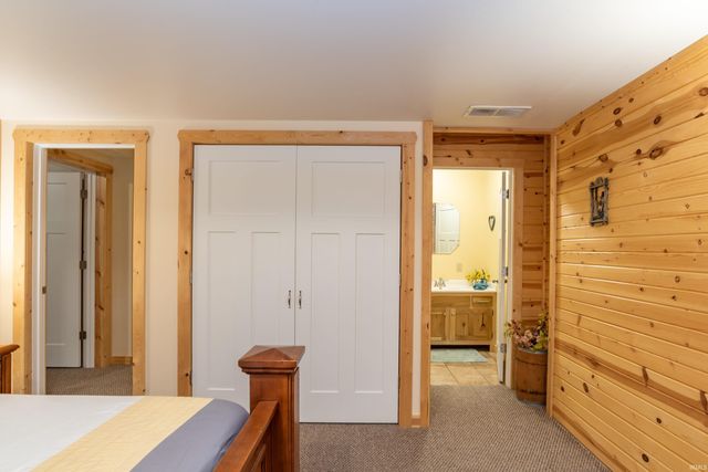 1275 N Sewell Road, Bloomington, IN 47408