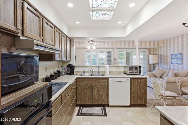 9819 W LINDGREN Avenue, Sun City, AZ 85373