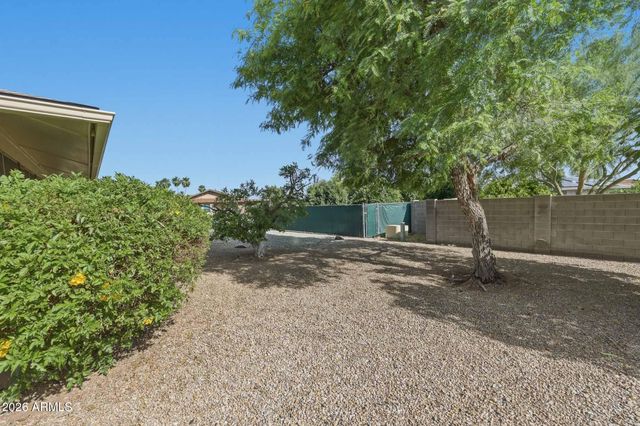 9819 W LINDGREN Avenue, Sun City, AZ 85373