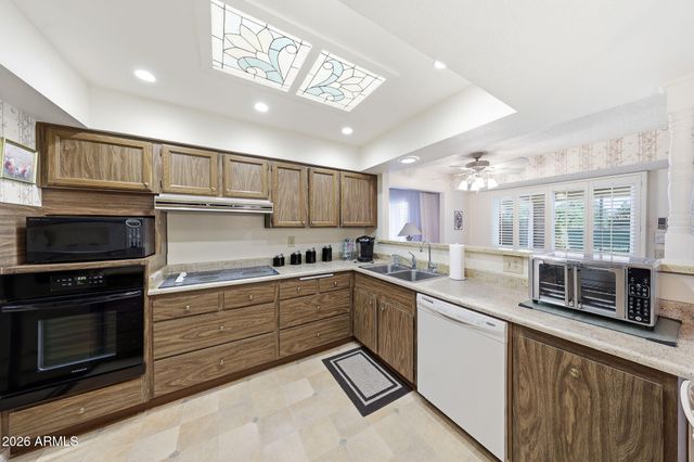 9819 W LINDGREN Avenue, Sun City, AZ 85373