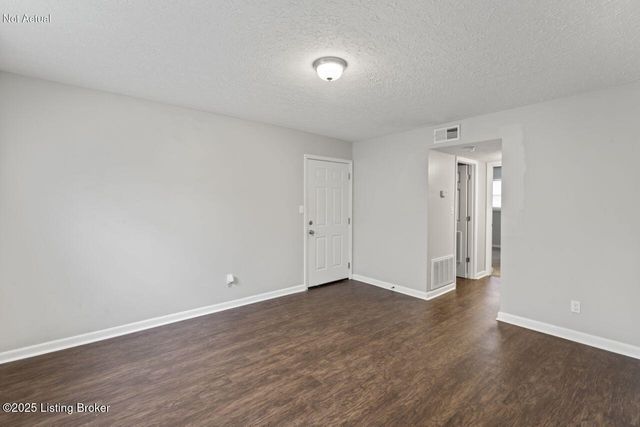 3217 Fordhaven Rd, Louisville, KY 40214