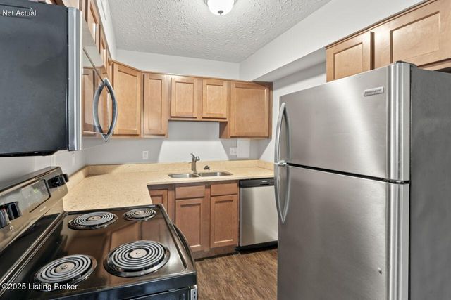 3217 Fordhaven Rd, Louisville, KY 40214