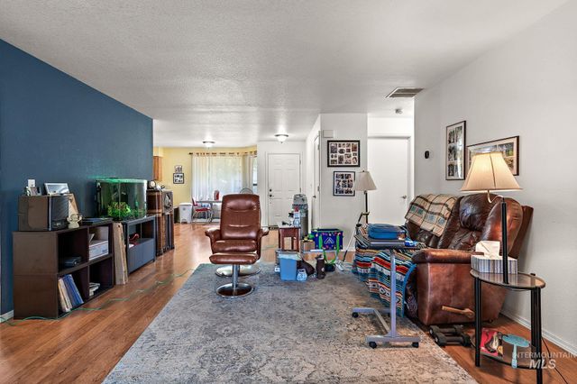 755 Willow, Mountain Home, ID 83647