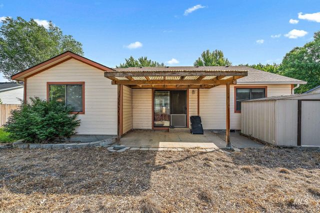 755 Willow, Mountain Home, ID 83647