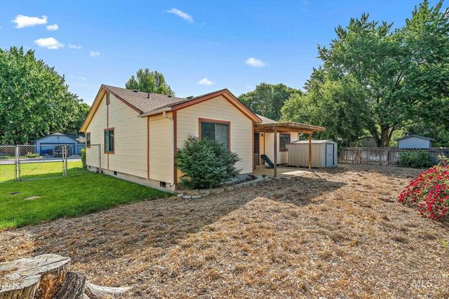 755 Willow, Mountain Home, ID 83647