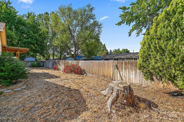 755 Willow, Mountain Home, ID 83647