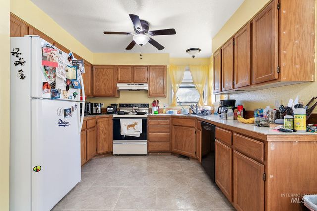 755 Willow, Mountain Home, ID 83647