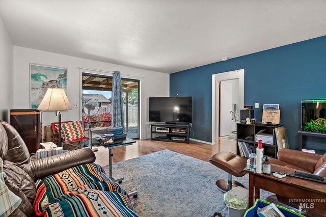 755 Willow, Mountain Home, ID 83647