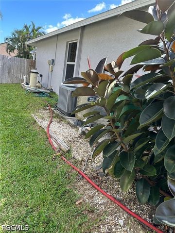 3933 SW 25th PL, Cape Coral, FL 33914