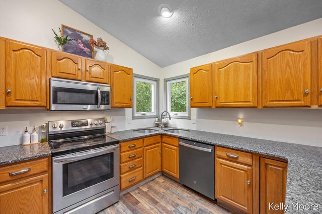 11856 Berridge Road, Greenville, MI 48838