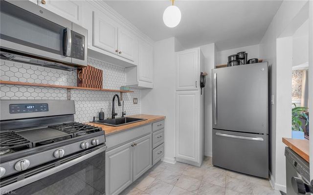 1315 Sunset Drive DR, Norfolk, VA 23503