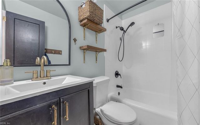 1315 Sunset Drive DR, Norfolk, VA 23503