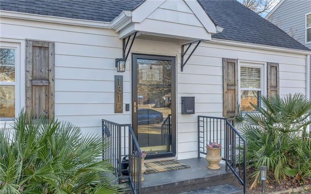 1315 Sunset Drive DR, Norfolk, VA 23503