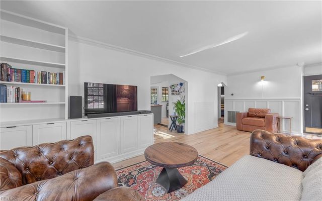 1315 Sunset Drive DR, Norfolk, VA 23503