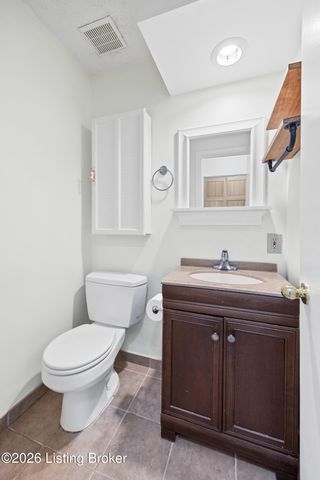 2981 Six Mile Ln, Louisville, KY 40220