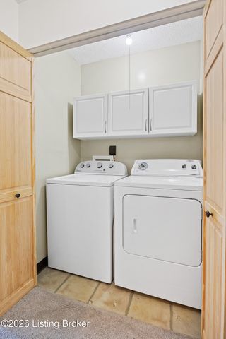 2981 Six Mile Ln, Louisville, KY 40220