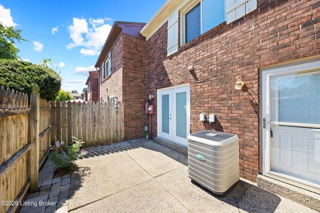 2981 Six Mile Ln, Louisville, KY 40220