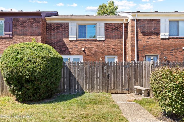 2981 Six Mile Ln, Louisville, KY 40220