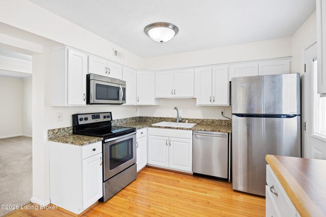 2981 Six Mile Ln, Louisville, KY 40220