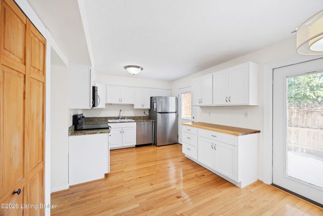 2981 Six Mile Ln, Louisville, KY 40220