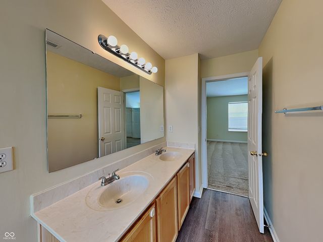 12272 Carriage Stone Drive, Fishers, IN 46037