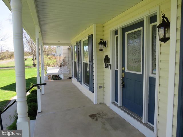 10 SPRING HILL LN, Perkasie, PA 18944