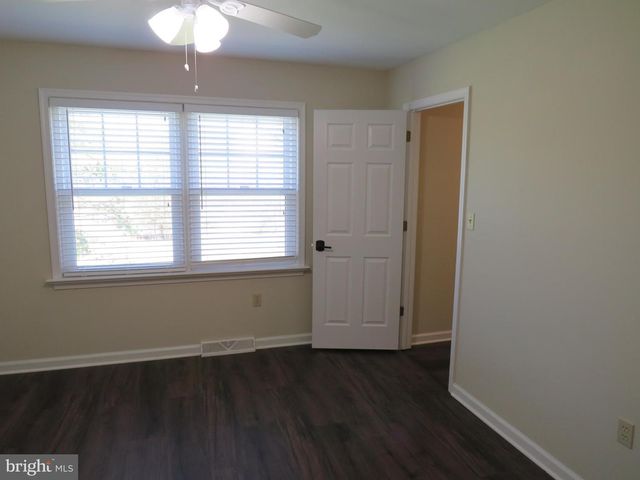 10 SPRING HILL LN, Perkasie, PA 18944