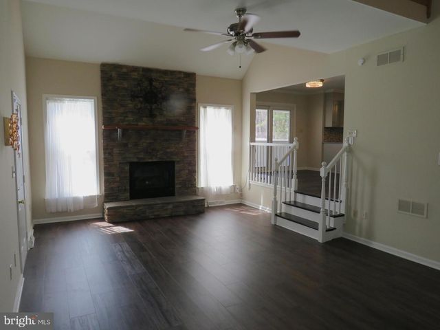 10 SPRING HILL LN, Perkasie, PA 18944