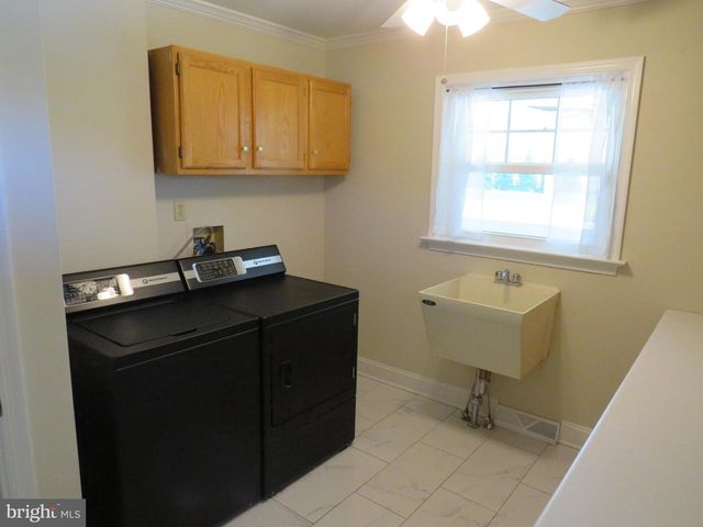 10 SPRING HILL LN, Perkasie, PA 18944