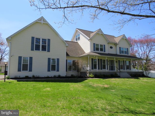 10 SPRING HILL LN, Perkasie, PA 18944