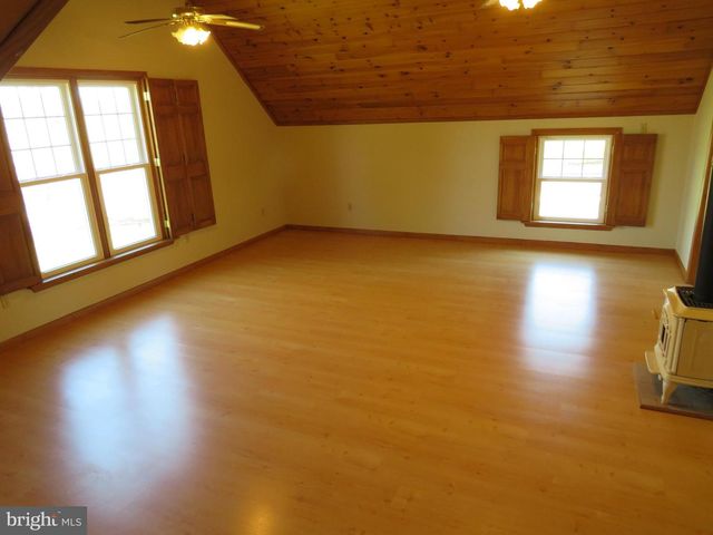 10 SPRING HILL LN, Perkasie, PA 18944