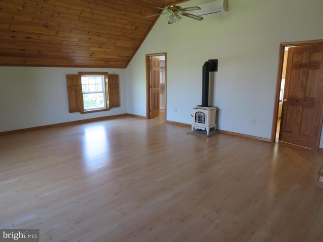 10 SPRING HILL LN, Perkasie, PA 18944