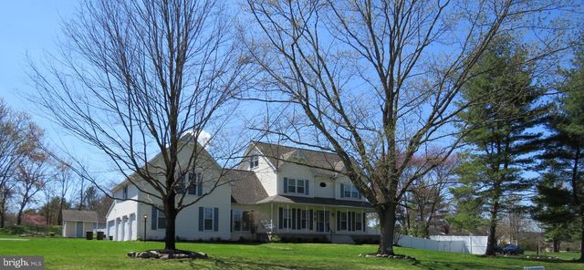 10 SPRING HILL LN, Perkasie, PA 18944